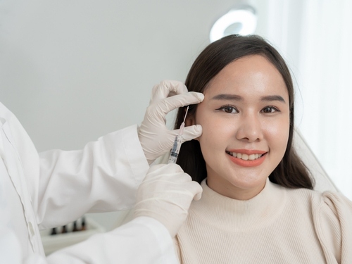 Phương pháp tiêm filler giúp làm đầy và làm căng má